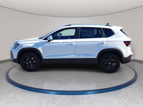 New 2026 Volkswagen Taos SEL AWD/4WD image 8