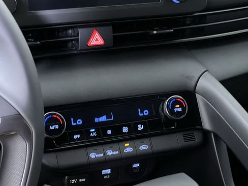 Used 2025 Hyundai Elantra Sport image 21