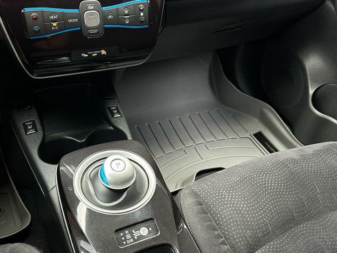 Used 2013 Nissan Leaf SV w/ LED & Quick Charge Pkg image 29