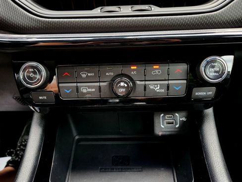 Used 2024 Jeep Compass Latitude w/ Convenience Group image 23