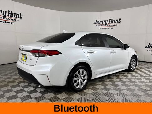 Used 2026 Toyota Corolla LE FWD image 6
