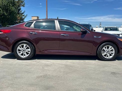 Used 2018 Kia Optima LX FWD image 2