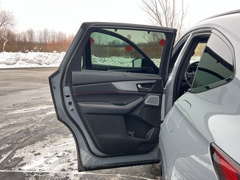 Used 2025 Acura MDX A-Spec image 36