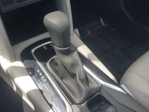 Used 2023 Toyota Corolla Cross L image 28