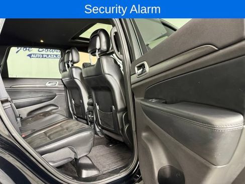 Used 2018 Jeep Grand Cherokee Altitude AWD/4WD image 19