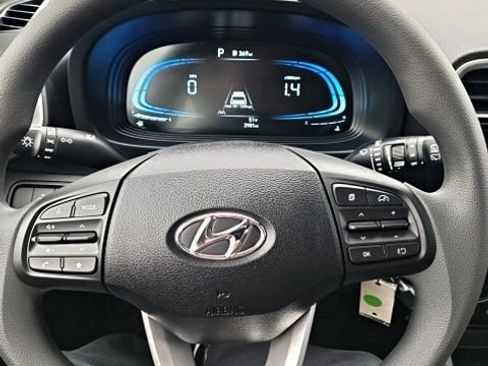 Certified 2026 Hyundai Venue SE FWD image 18
