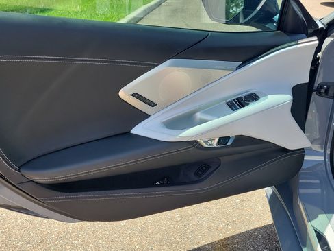 Used 2025 Chevrolet Corvette Stingray Premium Cpe w/ Z51 Performance Package RWD image 9
