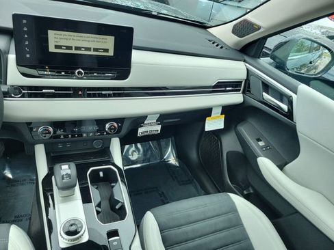 New 2026 Mitsubishi Outlander SE image 18