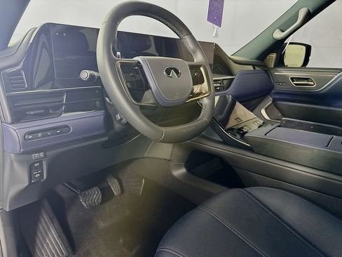 Certified 2026 INFINITI QX80 4WD image 11