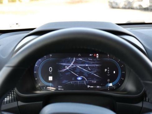 Certified 2025 Volvo XC40 B5 Plus image 23