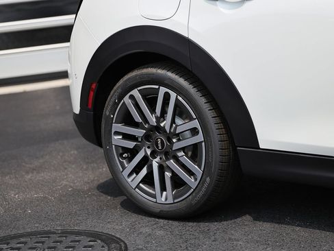 New 2026 MINI Cooper 4-Door Hardtop FWD image 6