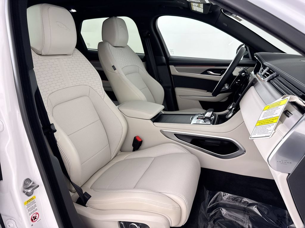 Used 2026 Jaguar F-PACE R-Dynamic S AWD/4WD image 23
