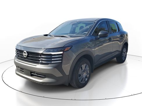 Certified 2025 Nissan Kicks S image 3