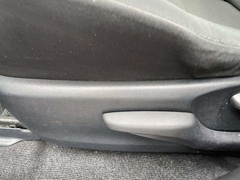 Used 2016 Toyota RAV4 LE FWD image 24