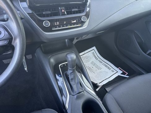 Used 2024 Toyota Corolla LE FWD image 19