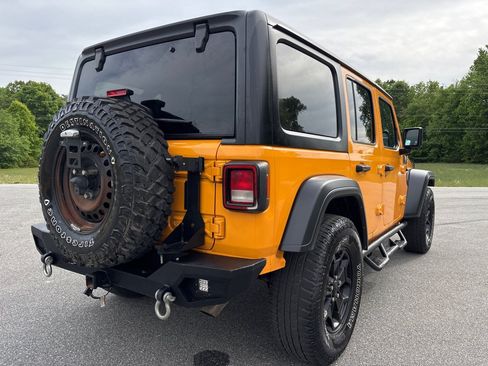 Used 2018 Jeep Wrangler Unlimited Sport S AWD/4WD image 4