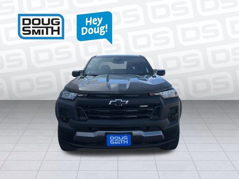 Used 2024 Chevrolet Colorado Trail Boss w/ Advanced Trailering Package AWD/4WD image 2