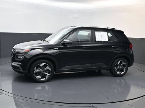 Certified 2026 Hyundai Venue SEL FWD image 7