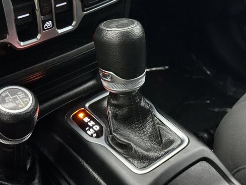 Used 2023 Jeep Wrangler Unlimited w/ Cold Weather Group AWD/4WD image 21