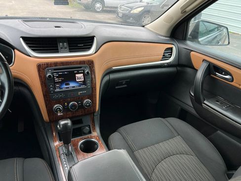 Used 2013 Chevrolet Traverse LT AWD/4WD image 18