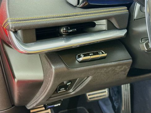 Used 2020 Chevrolet Corvette Stingray w/ 2LT Preferred Equipment Group image 11