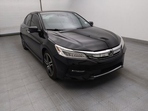 Used 2016 Honda Accord Touring image 13