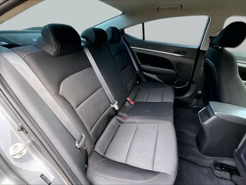 Used 2018 Hyundai Elantra SEL FWD image 19