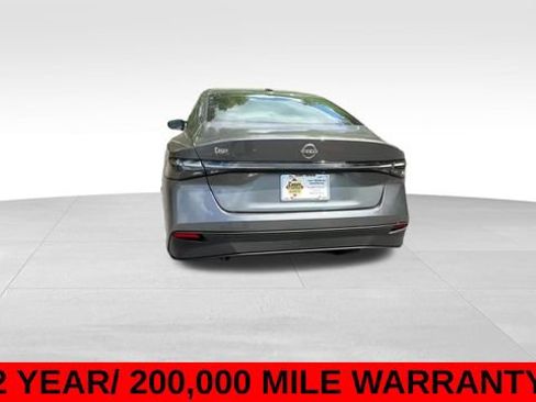 Used 2026 Nissan Sentra SV w/ Floor Mat Package FWD image 9