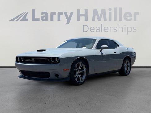 Used 2022 Dodge Challenger R/T RWD image 1