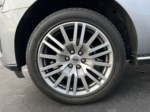 Used 2024 Ford Expedition Limited image 12