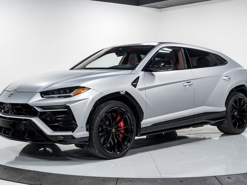 Used 2022 Lamborghini Urus AWD/4WD image 7