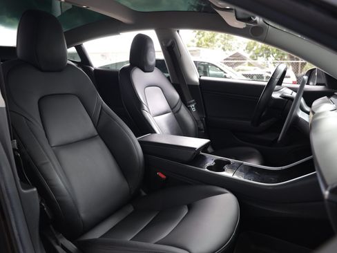 Used 2018 Tesla Model 3 Long Range RWD image 23