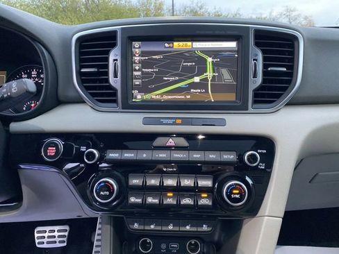 Used 2018 Kia Sportage SX image 9