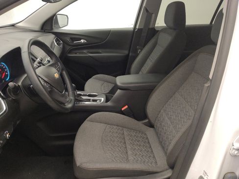 Used 2024 Chevrolet Equinox LT w/ Driver Convenience Package image 17