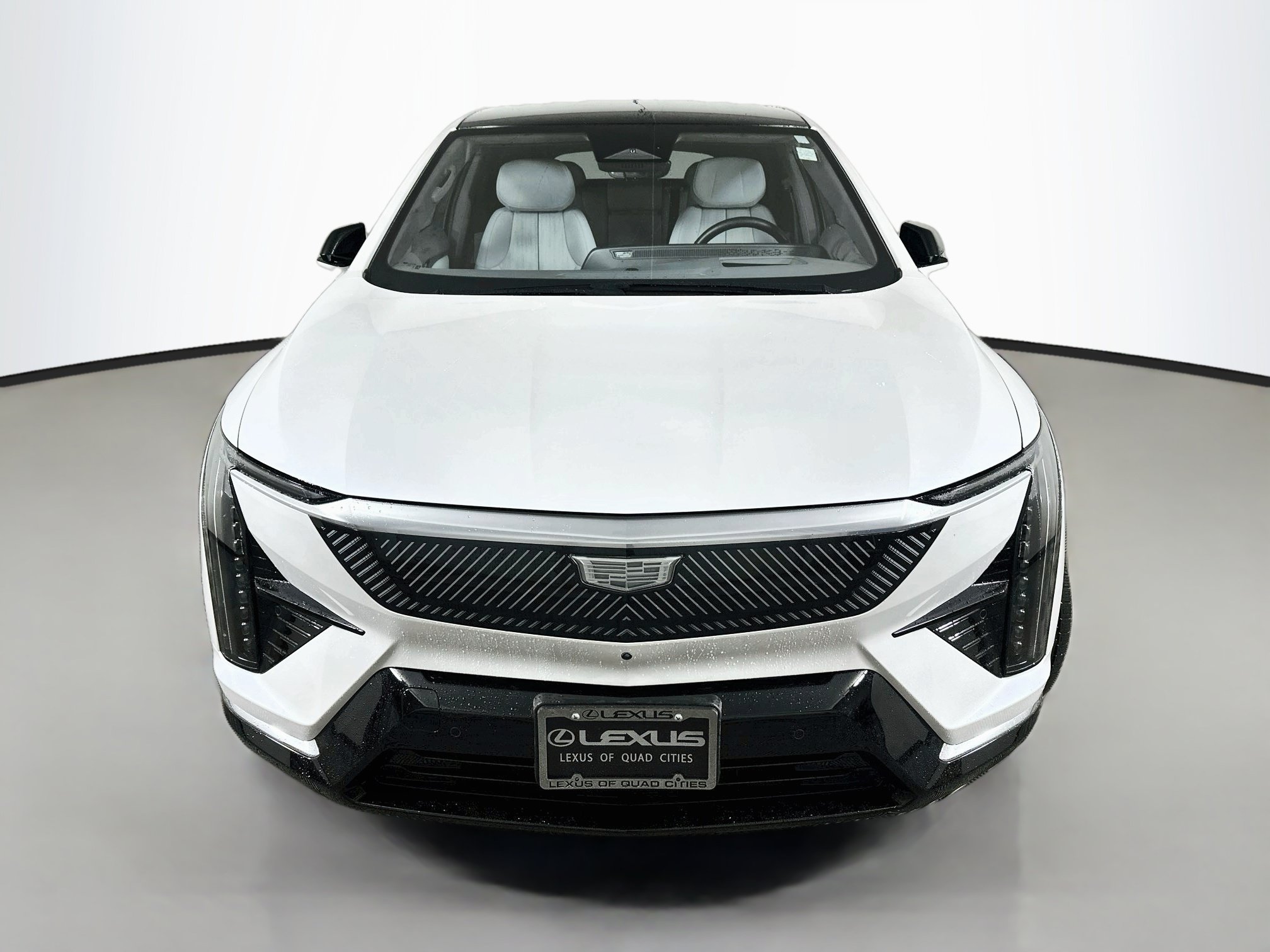 Used 2025 Cadillac Optiq Luxury 2 AWD/4WD image 2