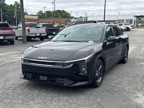 Used 2025 Kia K4 LXS FWD image 3