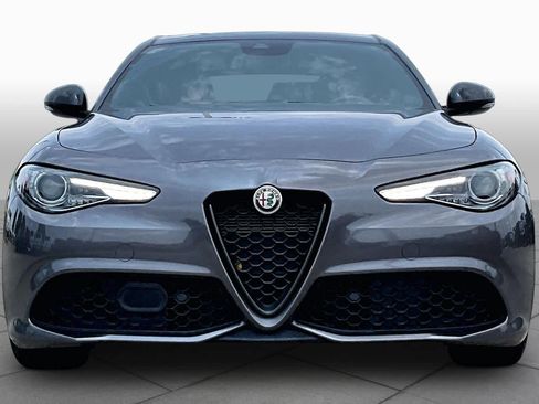 Used 2023 Alfa Romeo Giulia Veloce RWD image 4