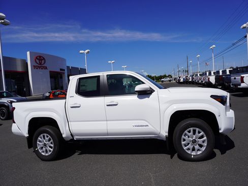 New 2026 Toyota Tacoma SR5 image 4