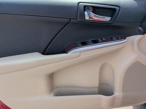 Used 2014 Toyota Camry XLE FWD image 12