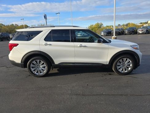 Certified 2022 Ford Explorer Limited w/ Equipment Group 301A image 12