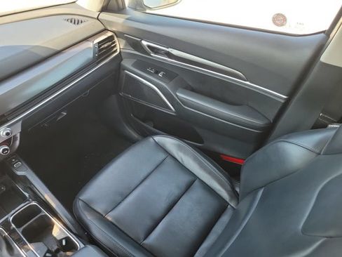 Used 2025 Kia Telluride S AWD/4WD image 16