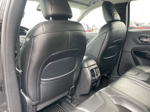 Used 2019 Jeep Cherokee Latitude Plus image 49