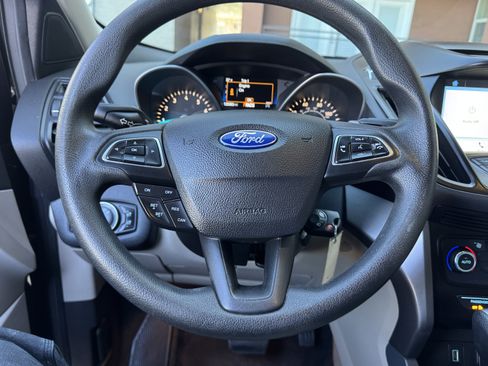 Used 2017 Ford Escape SE w/ Equipment Group 201A image 20