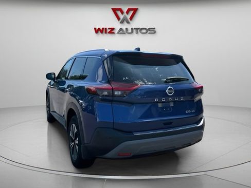 Used 2021 Nissan Rogue SV w/ Premium Package AWD/4WD image 3