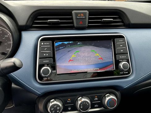 Used 2025 Nissan Versa SV FWD image 15