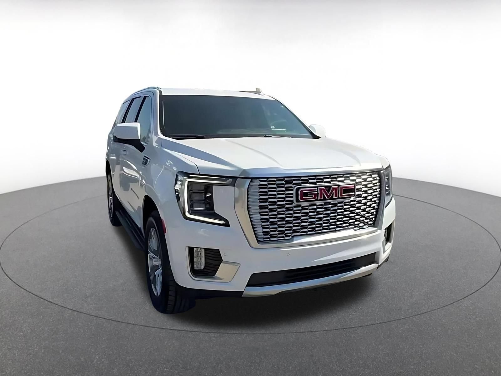 Used 2023 GMC Yukon Denali AWD/4WD image 3