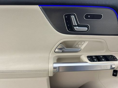 Certified 2022 Mercedes-Benz GLB 250 4MATIC image 11