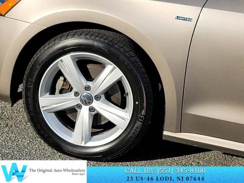 Used 2015 Volkswagen Passat 1.8T Limited Edition FWD image 12