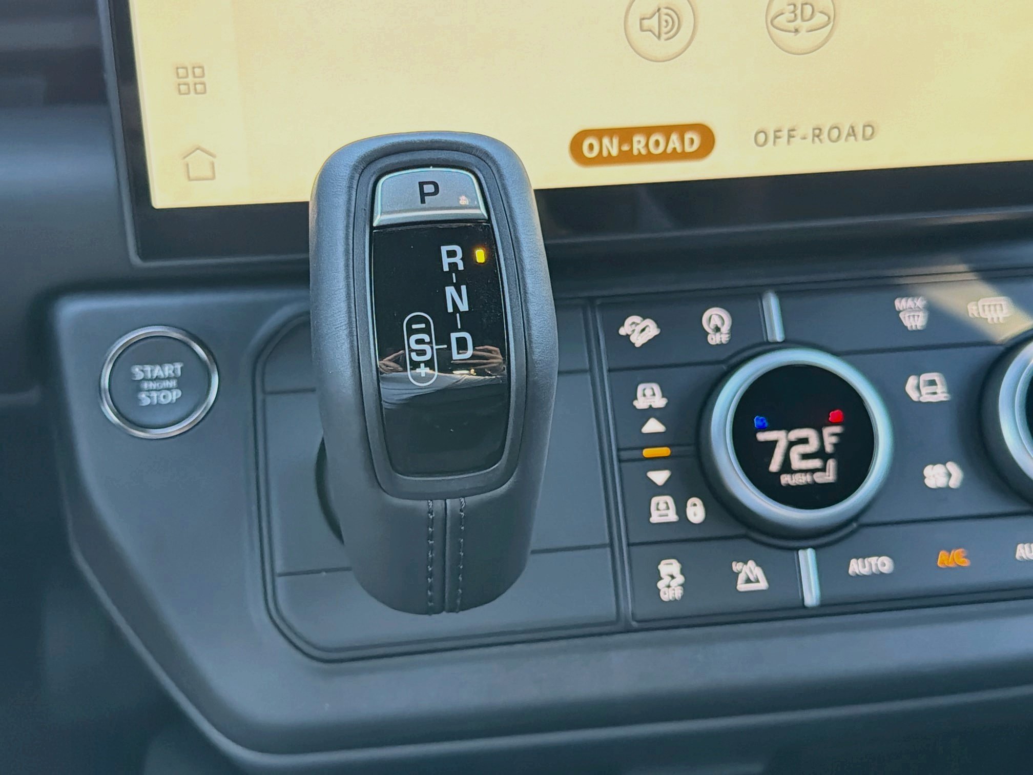 New 2026 Land Rover Defender 110 X-Dynamic SE AWD/4WD image 28