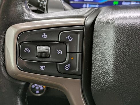 Used 2022 Chevrolet Silverado 1500 High Country w/ Technology Package image 9